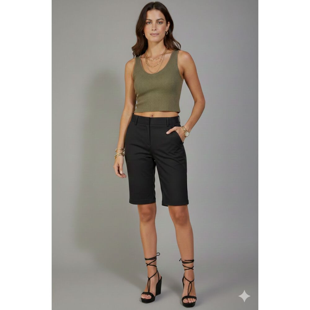 IZOD Bermuda Shorts Women’s Size 5 Black Chino Skinny Slim Fit Stretch